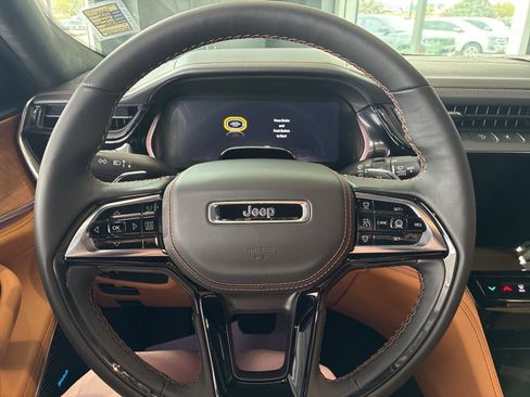 New 2026 Jeep Grand Cherokee L Summit w/ Obsidian Package image 30