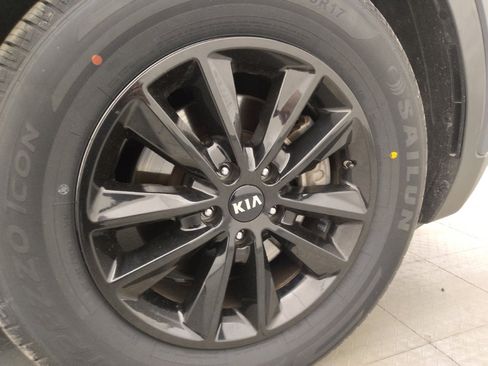 Used 2020 Kia Sorento FWD V6 image 31