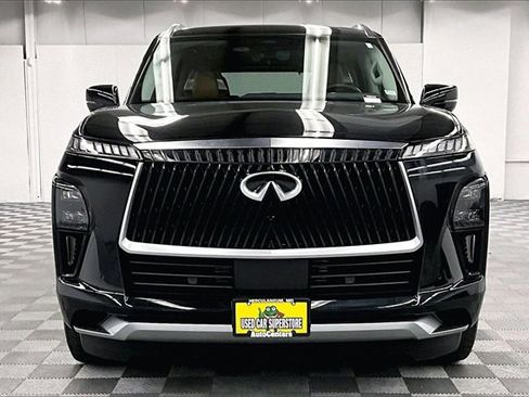 Used 2025 INFINITI QX80 Sensory image 3