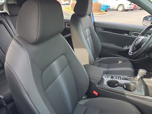 Used 2025 Honda Civic Sport image 10