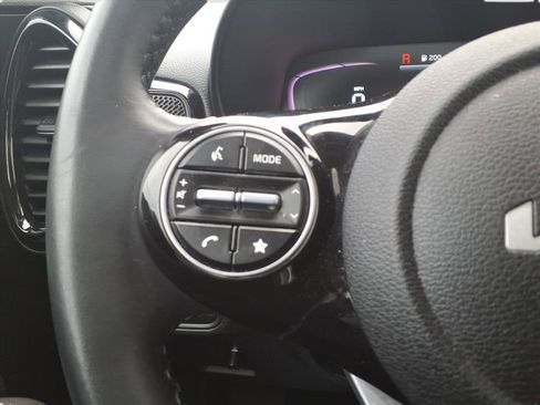 Used 2023 Kia Soul EX image 27