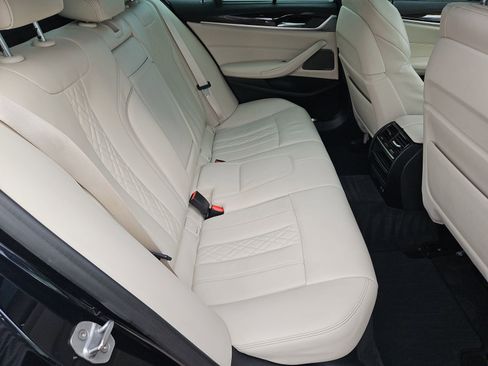 Used 2020 BMW M550i xDrive M550i xDrive w/ Executive Package image 20