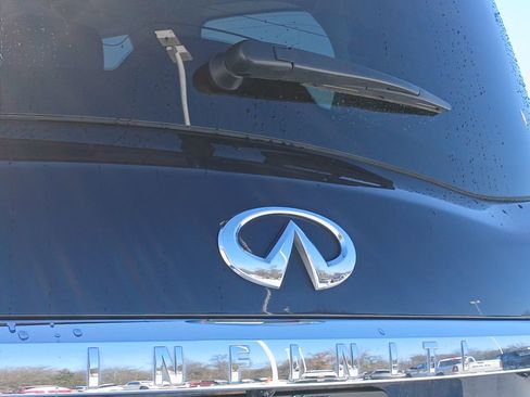 Used 2024 INFINITI QX80 Luxe image 33