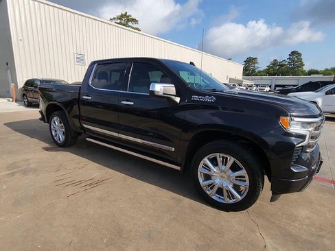 Certified 2022 Chevrolet Silverado 1500 High Country w/ High Country Premium Package AWD/4WD image 2
