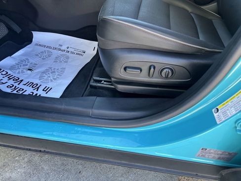 Used 2021 Chevrolet TrailBlazer RS w/ Technology Package image 13