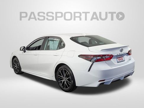 Certified 2024 Toyota Camry SE image 4