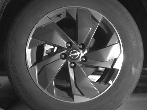 Used 2025 Nissan Rogue SV AWD/4WD image 12