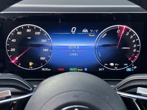 Certified 2025 Mercedes-Benz GLE 450e 4MATIC w/ Driver Assistance Package image 31