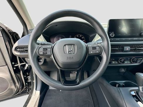Used 2025 Honda HR-V LX image 11