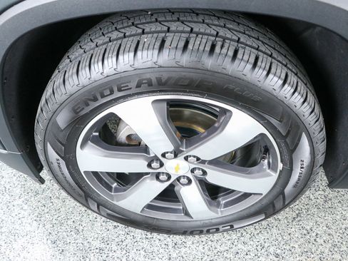 Used 2018 Chevrolet Traverse LT FWD image 11