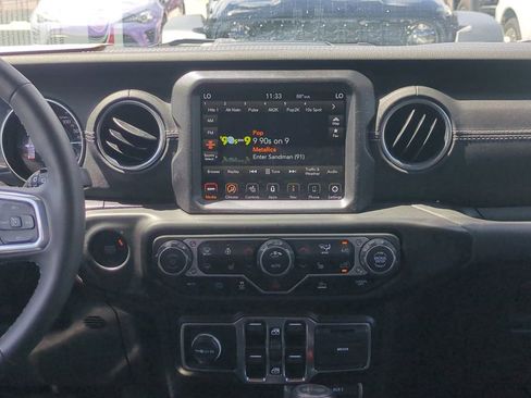 Used 2023 Jeep Wrangler Unlimited Sahara w/ Cold Weather Group AWD/4WD image 19