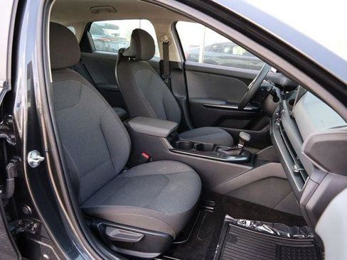 Used 2025 Kia K4 FWD image 28
