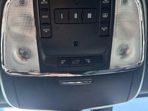 Used 2021 Jeep Grand Cherokee Overland AWD/4WD image 20