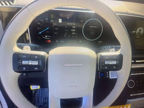 Used 2025 Hyundai Santa Fe Calligraphy FWD image 11