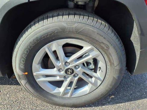 Certified 2025 Hyundai Tucson SE image 25