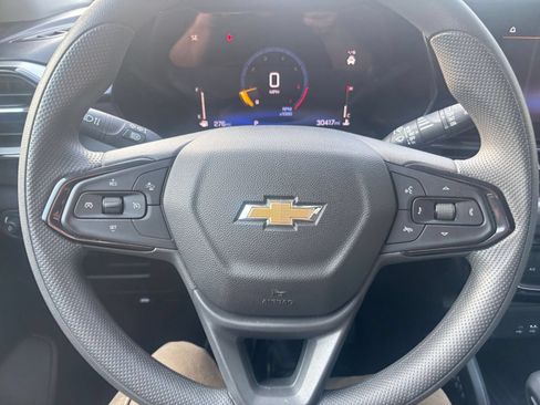 Used 2025 Chevrolet TrailBlazer LT FWD image 27