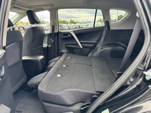 Used 2016 Toyota RAV4 XLE FWD image 25