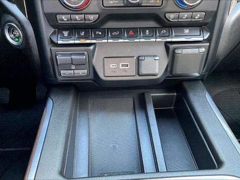 Used 2022 Chevrolet Silverado 3500 High Country w/ Technology Package image 17