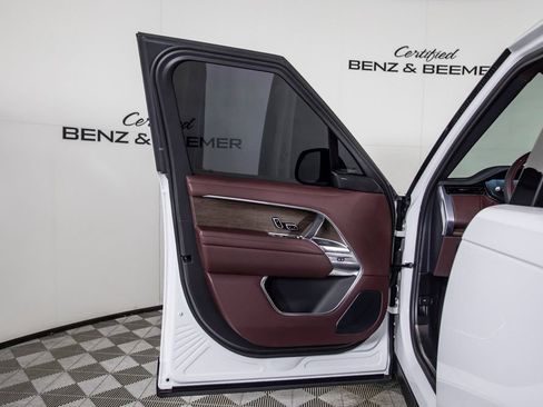 Used 2024 Land Rover Range Rover SE AWD/4WD image 17