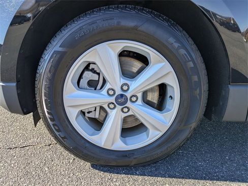 Used 2021 Ford Edge SE image 10