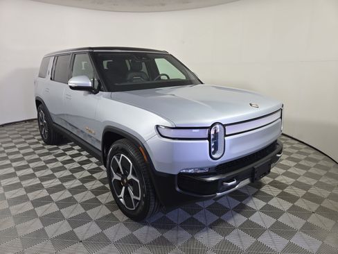 Used 2024 Rivian R1S Adventure Quad AWD/4WD image 7