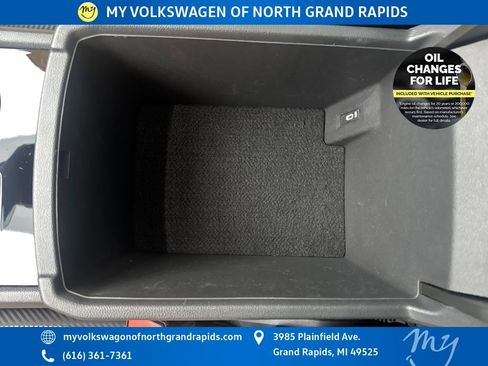 Certified 2023 Volkswagen Atlas Cross Sport SEL R-Line AWD/4WD image 31