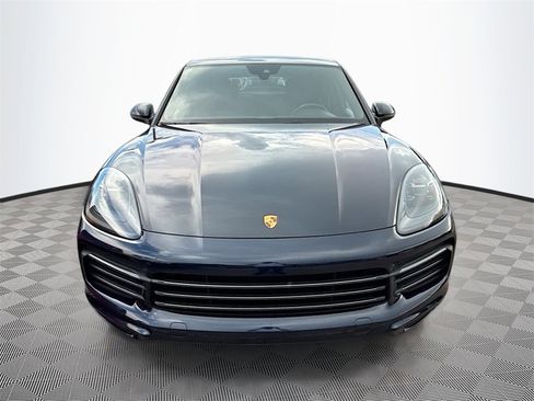 Used 2022 Porsche Cayenne Platinum Edition image 2