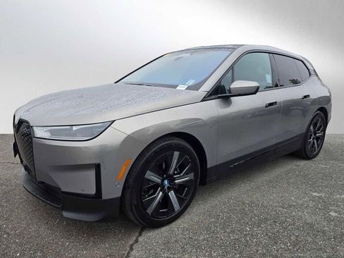 Used 2023 BMW iX xDrive50 w/ Premium Package AWD/4WD image 7