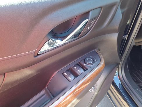 Used 2021 GMC Acadia SLE w/ Driver Convenience Package AWD/4WD image 17