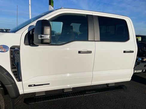 New 2026 Ford F550 4x4 Crew Cab image 28