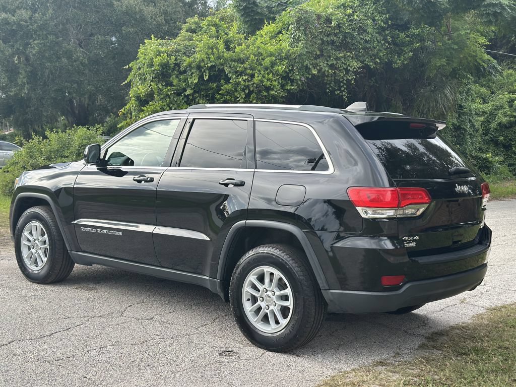 Used 2018 Jeep Grand Cherokee Laredo AWD/4WD image 12