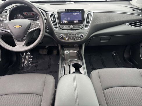 Used 2020 Chevrolet Malibu LT image 31