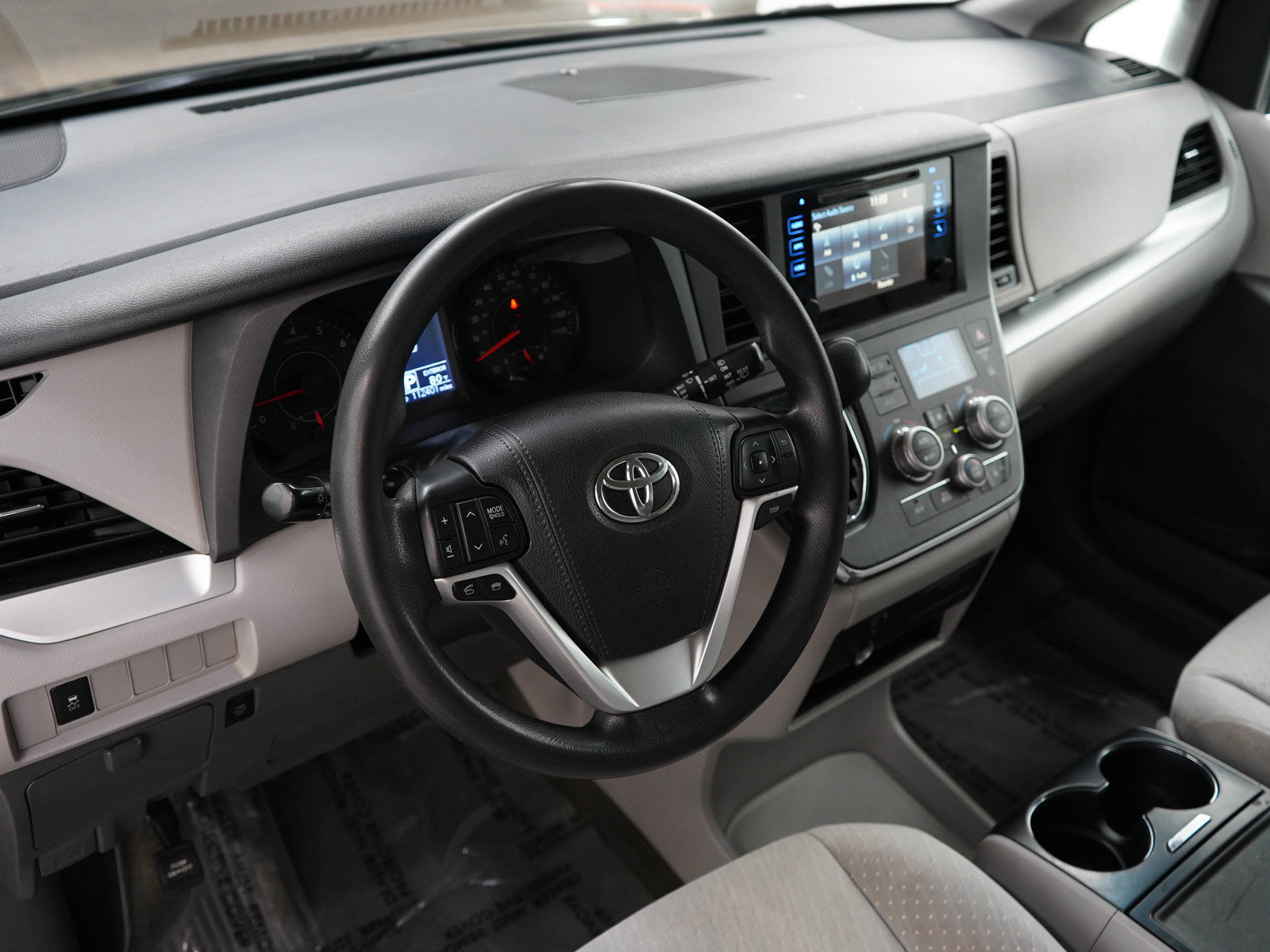 Used 2017 Toyota Sienna LE FWD image 22