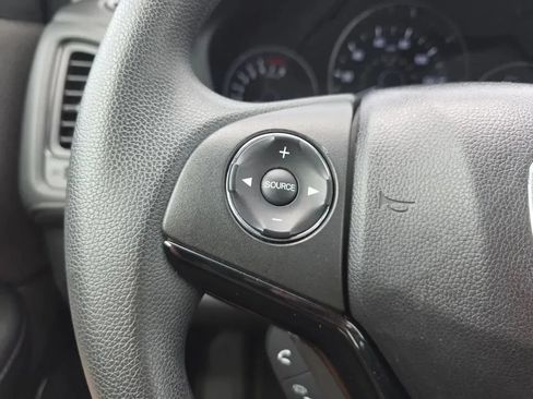 Used 2019 Honda HR-V LX image 17