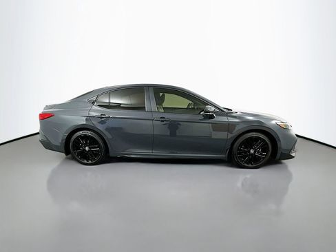 Used 2025 Toyota Camry SE w/ Convenience Package image 4