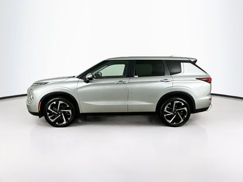 Used 2024 Mitsubishi Outlander SE FWD image 4