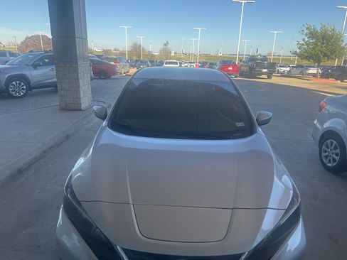 Used 2021 Nissan Leaf SV image 18