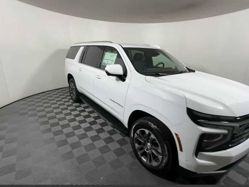 New 2026 Chevrolet Suburban LT w/ Comfort Package image 3