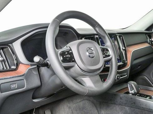 Used 2024 Volvo XC60 B5 Plus w/ Climate Package AWD/4WD image 3