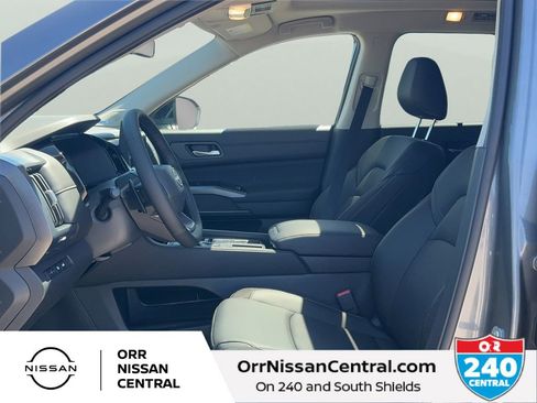 New 2026 Nissan Pathfinder SL w/ SL Premium Package FWD image 18
