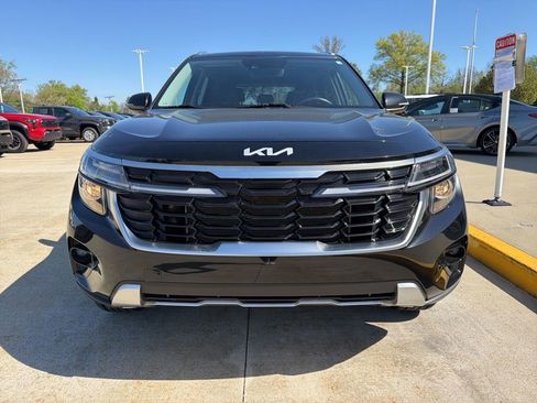 Used 2024 Kia Seltos S AWD/4WD image 2
