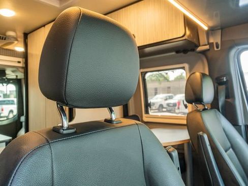 Used 2021 Mercedes-Benz Sprinter 2500 image 40