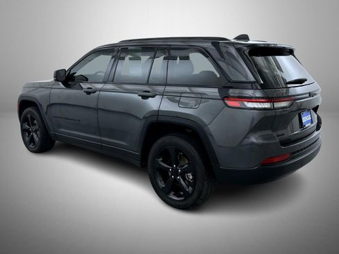 Certified 2023 Jeep Grand Cherokee Altitude image 7