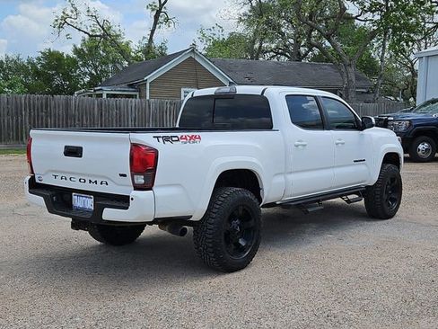 Used 2018 Toyota Tacoma TRD Sport w/ TRD Premium Sport Package image 41