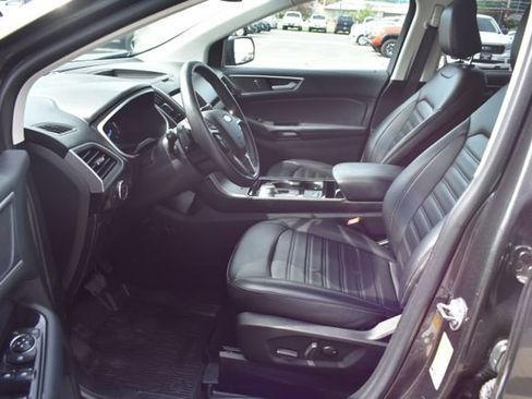 Used 2020 Ford Edge SEL w/ Convenience Package AWD/4WD image 4