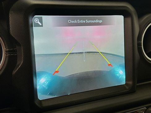 Used 2020 Jeep Gladiator Overland image 23