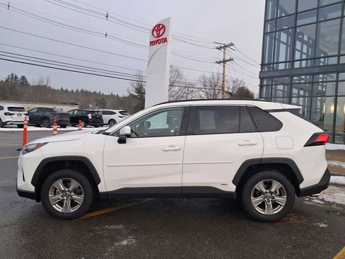 Used 2024 Toyota RAV4 LE image 2