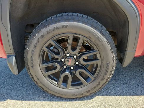 Used 2020 GMC Sierra 1500 Elevation w/ Elevation Value Package AWD/4WD image 5