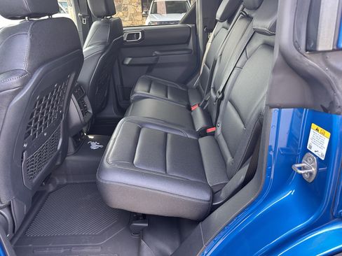 Certified 2025 Ford Bronco Badlands w/ Sasquatch Package AWD/4WD image 12