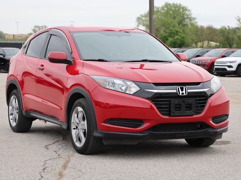 Used 2018 Honda HR-V LX image 4